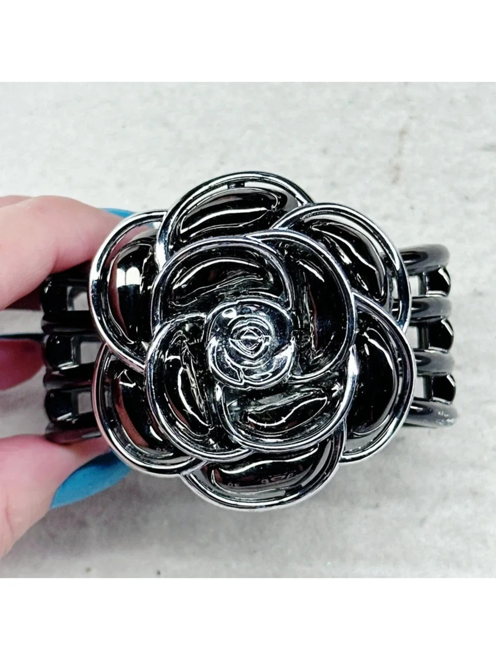875u. Rose Floral Gunmetal Plastic Hinge